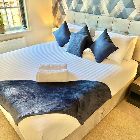 A Stylish Retreat - Super King Bed - Heart Of Town Centre - 5 Mins Stroll To Beach Bournemouth Buitenkant foto