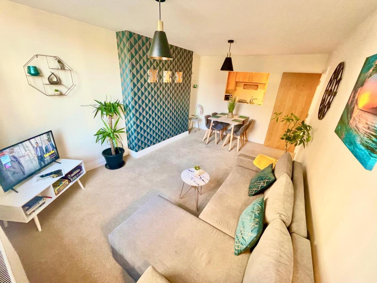 A Stylish Retreat - Super King Bed - Heart Of Town Centre - 5 Mins Stroll To Beach Bournemouth Buitenkant foto