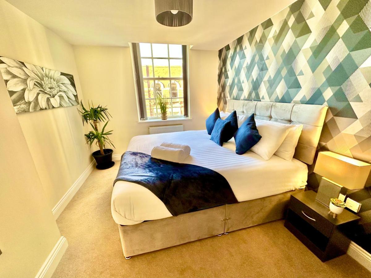 A Stylish Retreat - Super King Bed - Heart Of Town Centre - 5 Mins Stroll To Beach Bournemouth Buitenkant foto